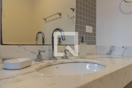 Casa à venda com 422m², 3 quartos e 3 vagas Casa à venda com 422m², 3 quartos e 3 vagasBanheiro da Suíte 3