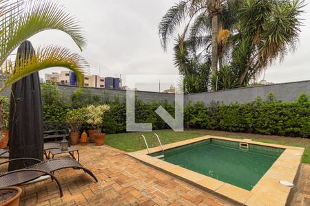 Casa à venda com 422m², 3 quartos e 3 vagas Casa à venda com 422m², 3 quartos e 3 vagasÁrea externa