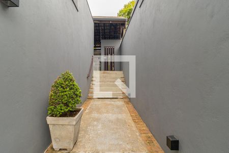 Casa à venda com 422m², 3 quartos e 3 vagas Casa à venda com 422m², 3 quartos e 3 vagasÁrea externa