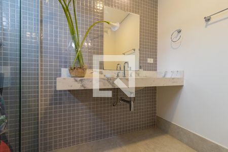 Casa à venda com 422m², 3 quartos e 3 vagas Casa à venda com 422m², 3 quartos e 3 vagasBanheiro da Suíte 3