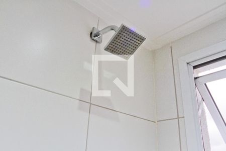 Banheiro de apartamento à venda com 2 quartos, 50m² em Vila Guedes, São Paulo