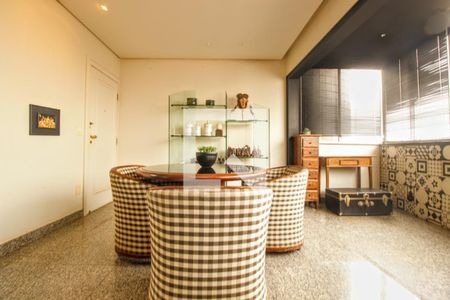 Sala  de apartamento à venda com 2 quartos, 140m² em Santo Antônio, Belo Horizonte