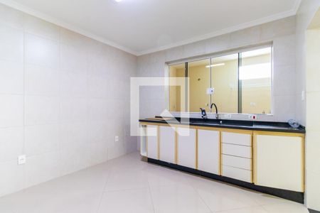 Cozinha de casa à venda com 3 quartos, 150m² em Campo Grande, São Paulo