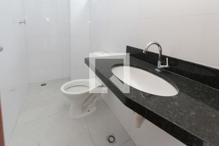 Banheiro de apartamento para alugar com 1 quarto, 35m² em Vila Paulo Silas, São Paulo