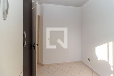 Quarto 2 de apartamento para alugar com 2 quartos, 49m² em Conjunto Residencial José Bonifácio, São Paulo