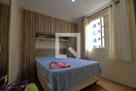 Quarto 2 de apartamento para alugar com 2 quartos, 47m² em Jardim Mirna, Taboão da Serra