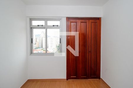 Quarto 2 de apartamento para alugar com 3 quartos, 112m² em Savassi, Belo Horizonte