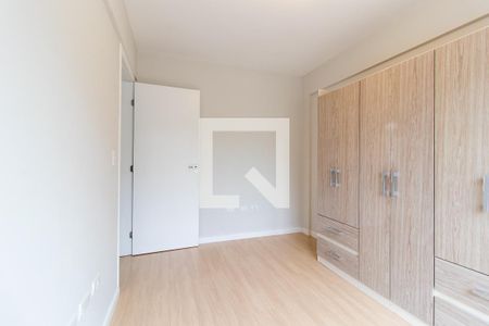 Quarto 1 de apartamento para alugar com 1 quarto, 33m² em Vila Izabel, Curitiba