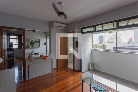 Sala de apartamento à venda com 1 quarto, 45m² em Carmo, Belo Horizonte