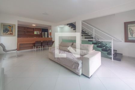 Sala 1 de casa para alugar com 3 quartos, 300m² em Jardim Las Palmas, Guarujá