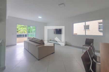 Sala 1 de casa para alugar com 3 quartos, 300m² em Jardim Las Palmas, Guarujá