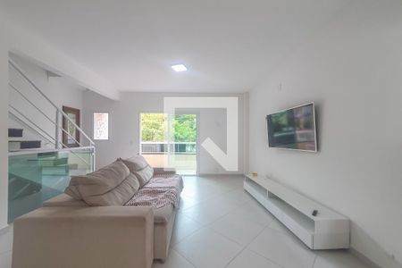 Sala 1 de casa para alugar com 3 quartos, 300m² em Jardim Las Palmas, Guarujá