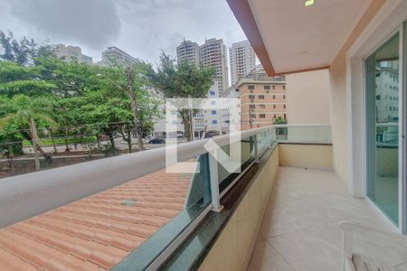 Varanda de casa para alugar com 3 quartos, 300m² em Jardim Las Palmas, Guarujá