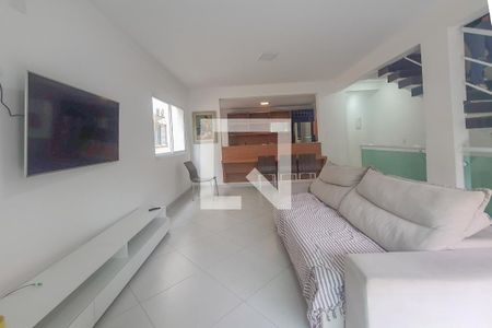 Sala 1 de casa para alugar com 3 quartos, 300m² em Jardim Las Palmas, Guarujá