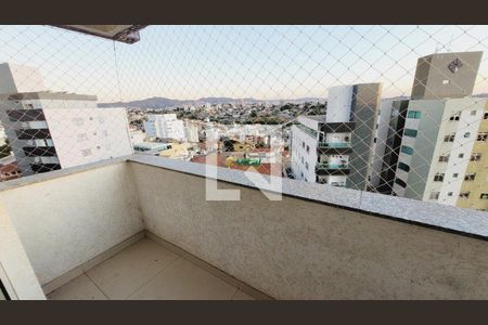 Apartamento à venda com 3 quartos, 95m² em Fernão Dias, Belo Horizonte