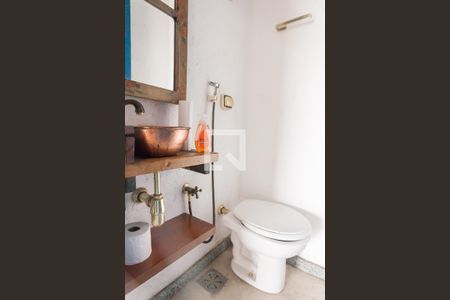 Casa de condomínio à venda com 400m², 4 quartos e 6 vagas Casa de condomínio à venda com 400m², 4 quartos e 6 vagasLavabo