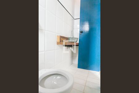 Casa de condomínio à venda com 400m², 4 quartos e 6 vagas Casa de condomínio à venda com 400m², 4 quartos e 6 vagasBanheiro da Suíte 1