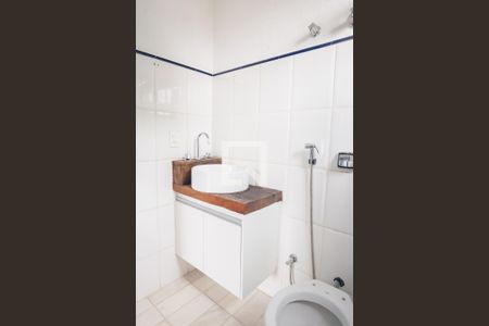 Casa de condomínio à venda com 400m², 4 quartos e 6 vagas Casa de condomínio à venda com 400m², 4 quartos e 6 vagasBanheiro da Suíte 3