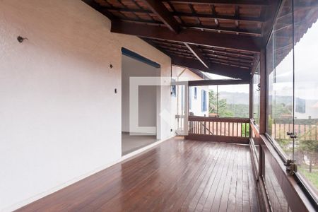 Casa de condomínio à venda com 400m², 4 quartos e 6 vagas Casa de condomínio à venda com 400m², 4 quartos e 6 vagasVaranda da Sala