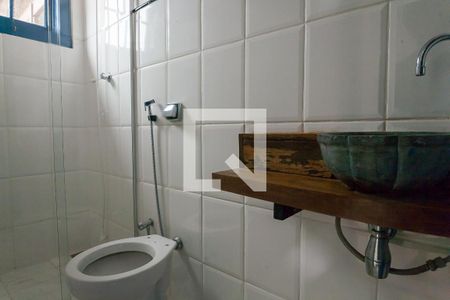 Casa de condomínio à venda com 400m², 4 quartos e 6 vagas Casa de condomínio à venda com 400m², 4 quartos e 6 vagasBanheiro da Suíte 1