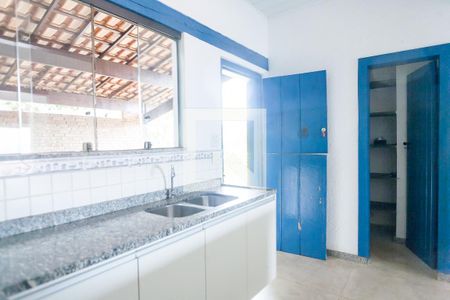 Casa de condomínio à venda com 400m², 4 quartos e 6 vagas Casa de condomínio à venda com 400m², 4 quartos e 6 vagasCozinha