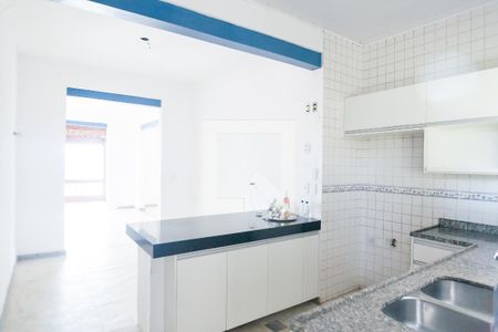 Casa de condomínio à venda com 400m², 4 quartos e 6 vagas Casa de condomínio à venda com 400m², 4 quartos e 6 vagasCozinha