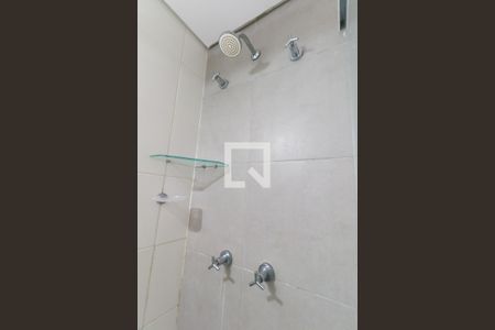 Banheiro Social de kitnet/studio para alugar com 1 quarto, 28m² em Rebouças, Curitiba