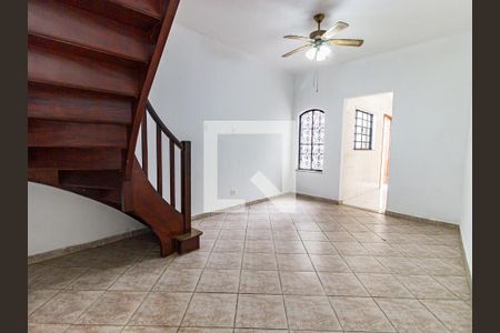 Sala de casa para alugar com 3 quartos, 150m² em Vila Bertioga, São Paulo