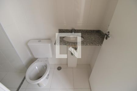 Banheiro de apartamento para alugar com 1 quarto, 32m² em Parque Anhanguera, São Paulo