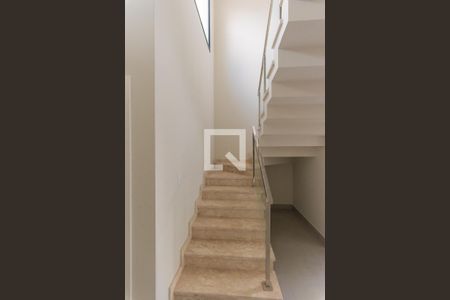 Escada da Sala de casa de condomínio à venda com 3 quartos, 264m² em Swiss Park, Campinas