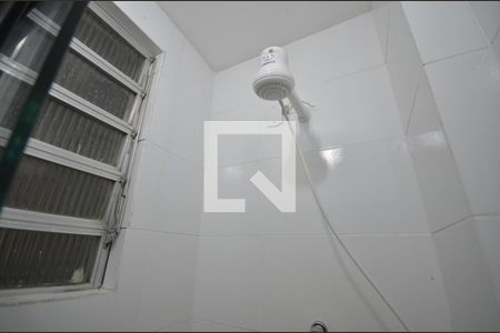 Banheiro de kitnet/studio para alugar com 1 quarto, 24m² em Tijuca, Rio de Janeiro