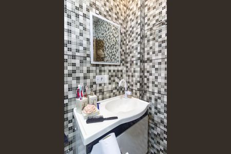 Banheiro de casa à venda com 3 quartos, 400m² em Santa Maria, Osasco