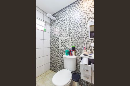 Banheiro de casa à venda com 3 quartos, 400m² em Santa Maria, Osasco