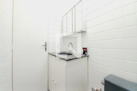 Banheiro de apartamento à venda com 1 quarto, 70m² em Centro, Campinas