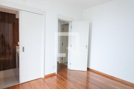 Suíte 1 de apartamento à venda com 3 quartos, 345m² em Vila da Serra, Nova Lima