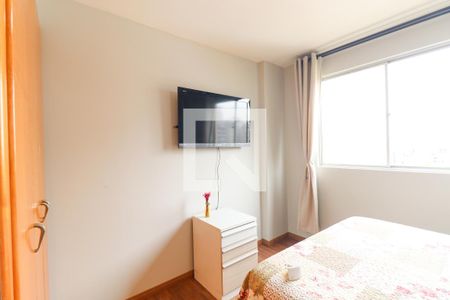 Quarto 2 de apartamento para alugar com 2 quartos, 70m² em Vila Izabel, Curitiba