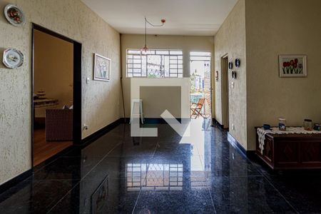 Sala 2 de casa à venda com 4 quartos, 250m² em Nova Floresta, Belo Horizonte