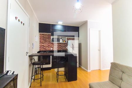 Sala/Cozinha de apartamento à venda com 1 quarto, 28m² em Vila Campanela, São Paulo