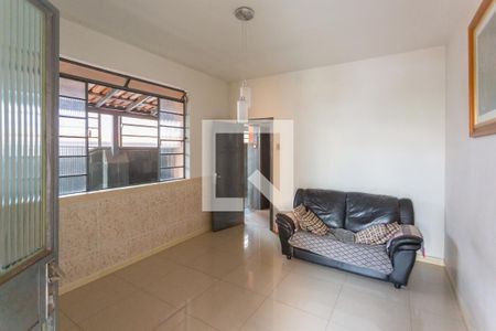 Sala de casa à venda com 4 quartos, 360m² em Sagrada Família, Belo Horizonte