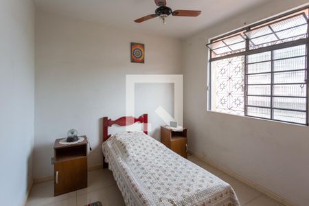 Quarto 1 de casa à venda com 4 quartos, 360m² em Sagrada Família, Belo Horizonte