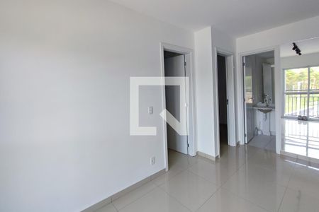 Sala de apartamento para alugar com 2 quartos, 41m² em Jardim Ipaussurama, Campinas