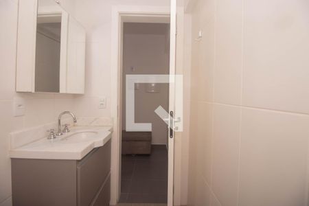 Banheiro de kitnet/studio para alugar com 1 quarto, 30m² em Vila Ipiranga, Porto Alegre