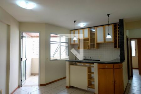 Sala/Cozinha de apartamento para alugar com 1 quarto, 40m² em Savassi, Belo Horizonte