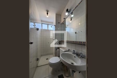 Banheiro de apartamento à venda com 2 quartos, 59m² em Carmo, Belo Horizonte