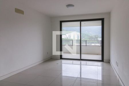 Sala de casa de condomínio para alugar com 3 quartos, 134m² em Barra da Tijuca, Rio de Janeiro