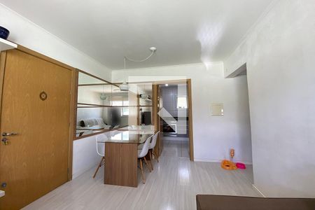 Sala de apartamento à venda com 2 quartos, 60m² em Vila Nova, Novo Hamburgo