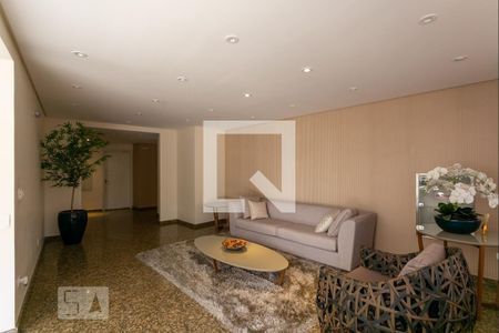 Apartamento à venda com 300m², 3 quartos e 4 vagas Apartamento à venda com 300m², 3 quartos e 4 vagasÁrea comum - Hall