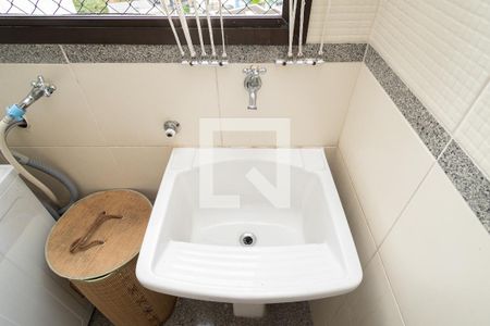 Apartamento à venda com 300m², 3 quartos e 4 vagas Apartamento à venda com 300m², 3 quartos e 4 vagasÁrea de Serviço