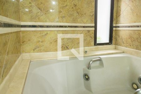 Apartamento à venda com 300m², 3 quartos e 4 vagas Apartamento à venda com 300m², 3 quartos e 4 vagasBanheiro - Suite 3