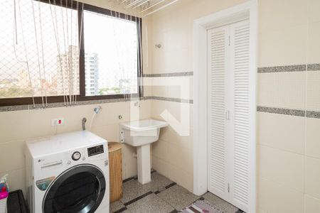 Apartamento à venda com 300m², 3 quartos e 4 vagas Apartamento à venda com 300m², 3 quartos e 4 vagasÁrea de Serviço